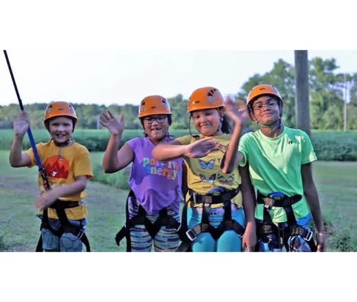 Kid group picture at camp